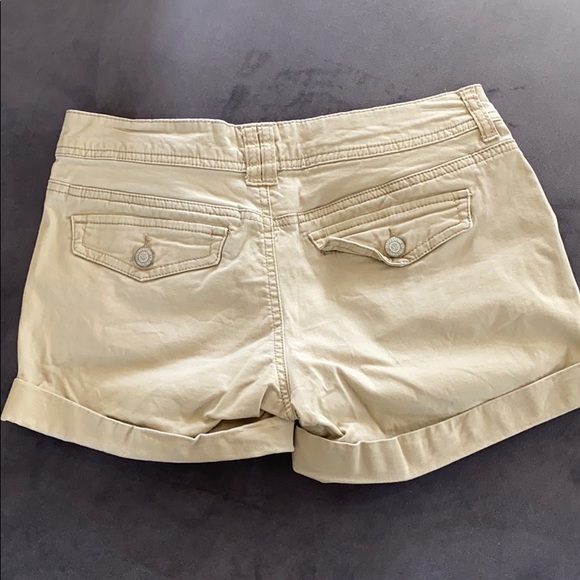 Shorts - Picture 2 of 7